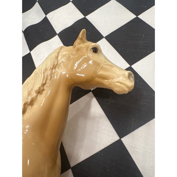 Vintage Palomino Breyer Style Horse Figurine Glossy Finish Collectible Decor - Picture 3 of 4